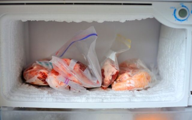 Chia nhỏ thịt trước khi cấp đông giúp giữ độ tươi ngon